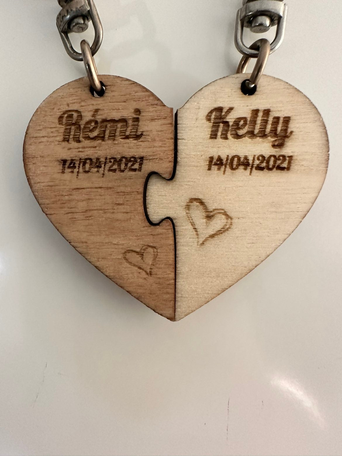 Porte-clés Cœur Puzzle Personnalisé en Bois Gravé – Prénoms & Date | Cadeau Couple